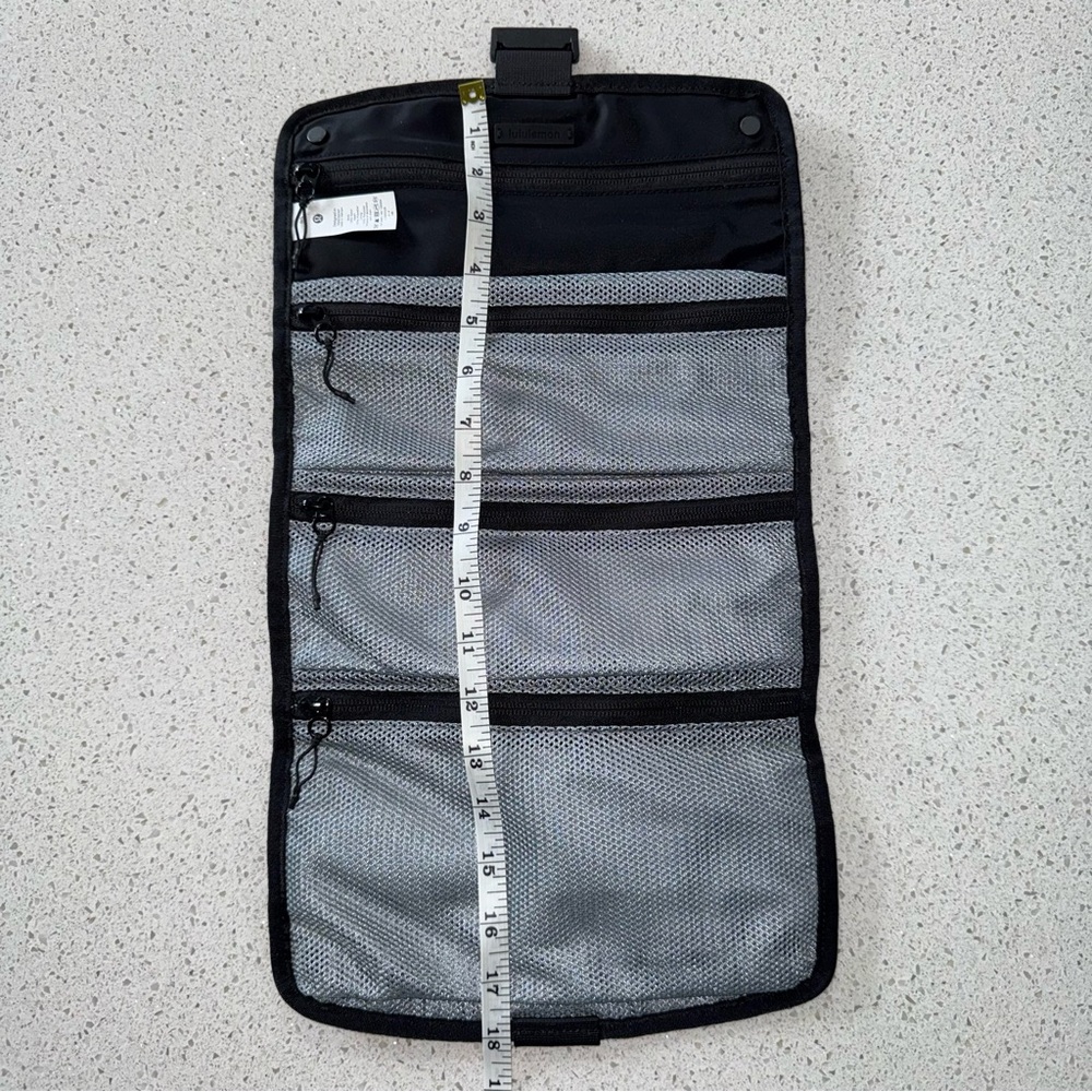 Lululemon Roll Up Travel Kit - Picture 14 of 15